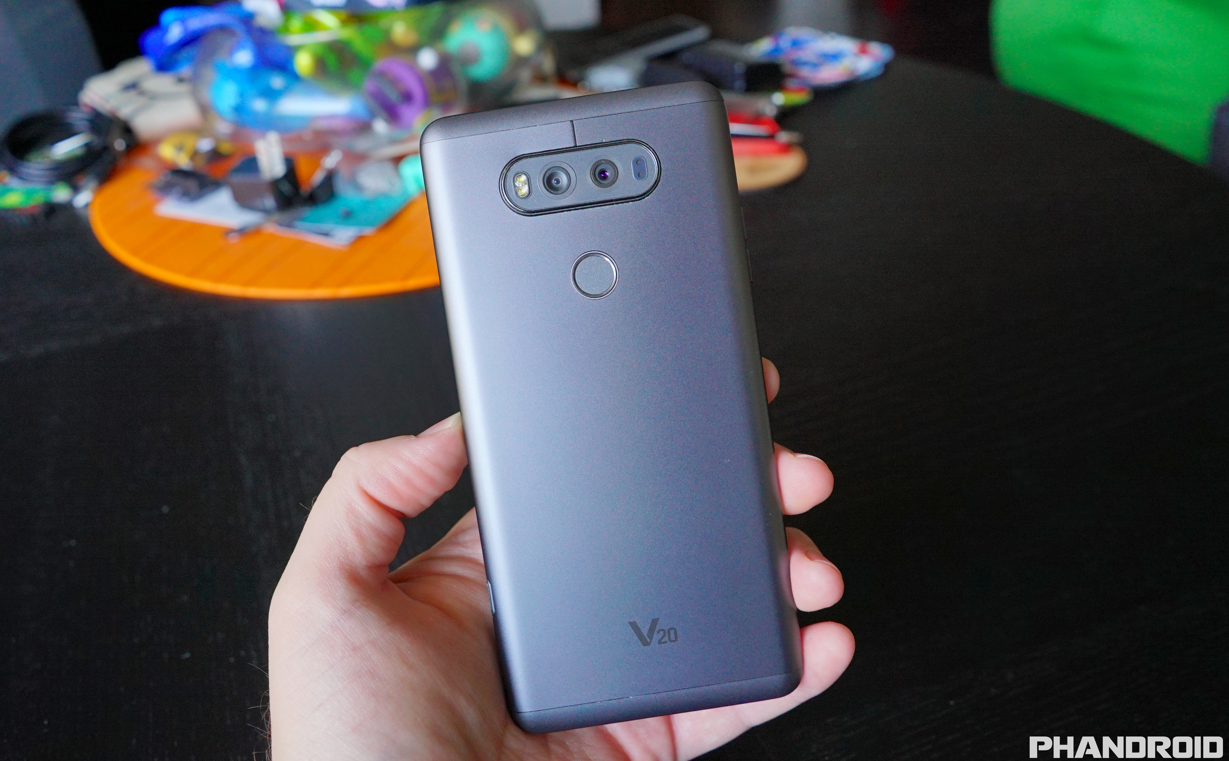 Verizon's LG V20 arrives October 20th online