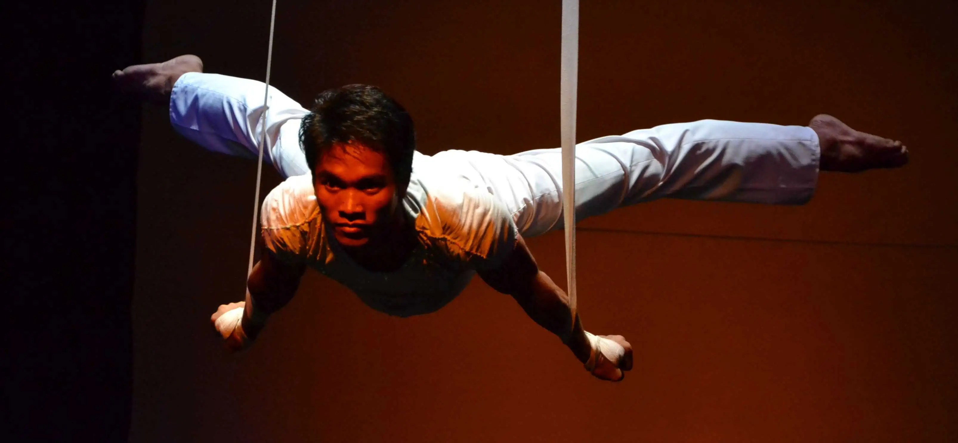 Circus revealed Aerial Straps Phare Circus