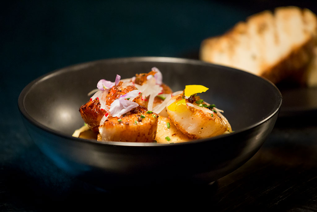 Visit us Bar and Seafood Restaurant in Salamanca, Hobart, Tasmania