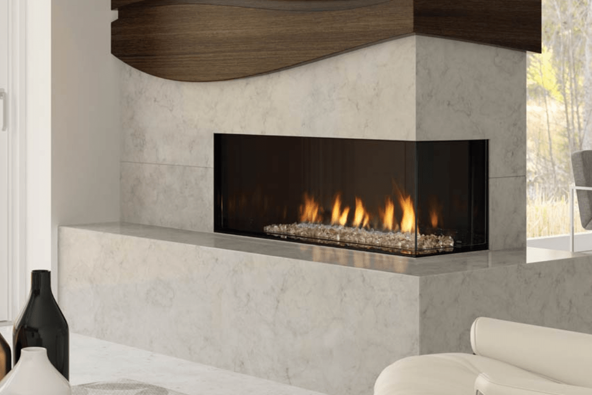 Regency City Series Chicago Corner 40RE Gas Fireplace Platinum