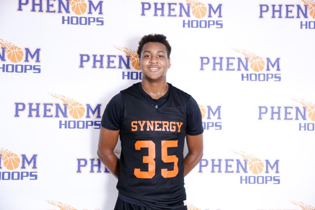 2023 6’8 Elijah Strong continuing to stretch his game out Phenom Hoop