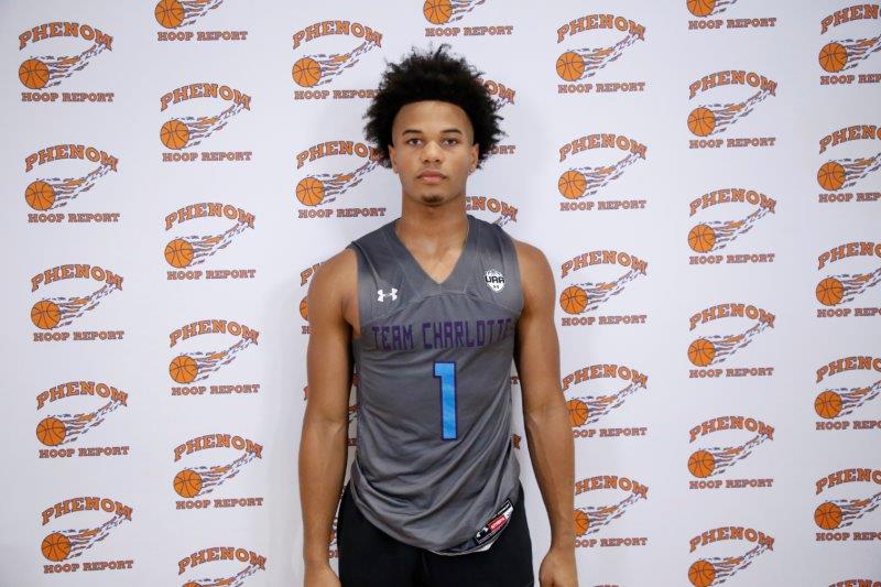 2022 AJ Smith finding his groove at Combine Academy Phenom Hoop Report