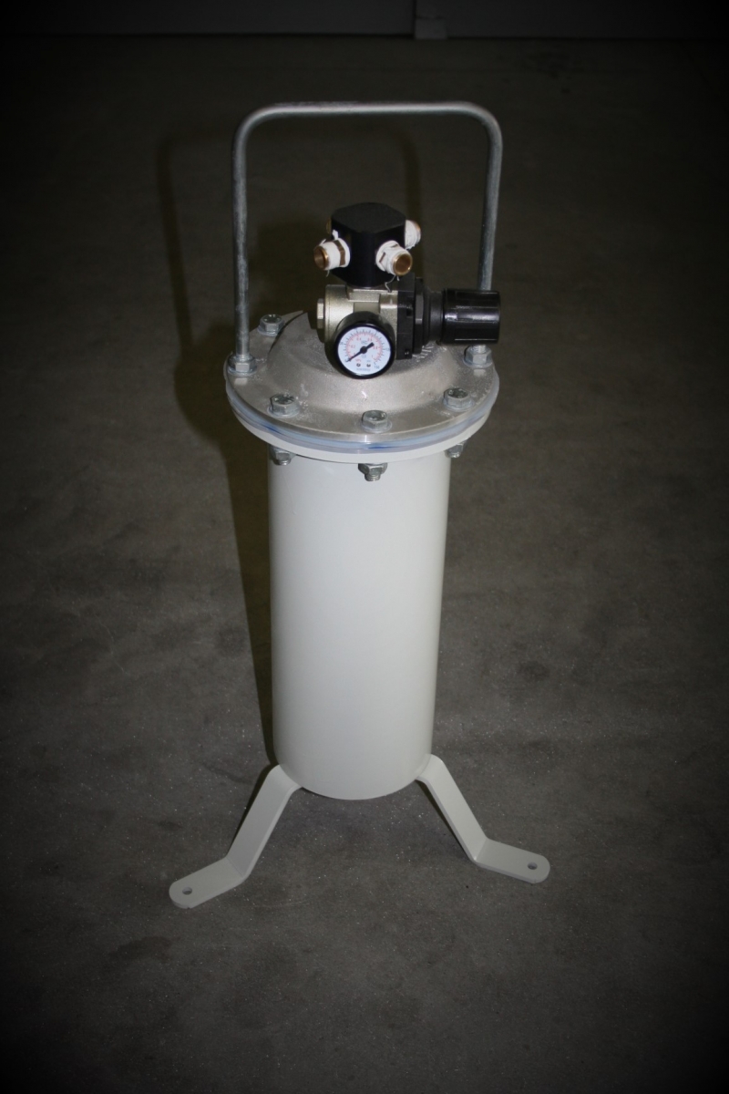 Breathing air filter