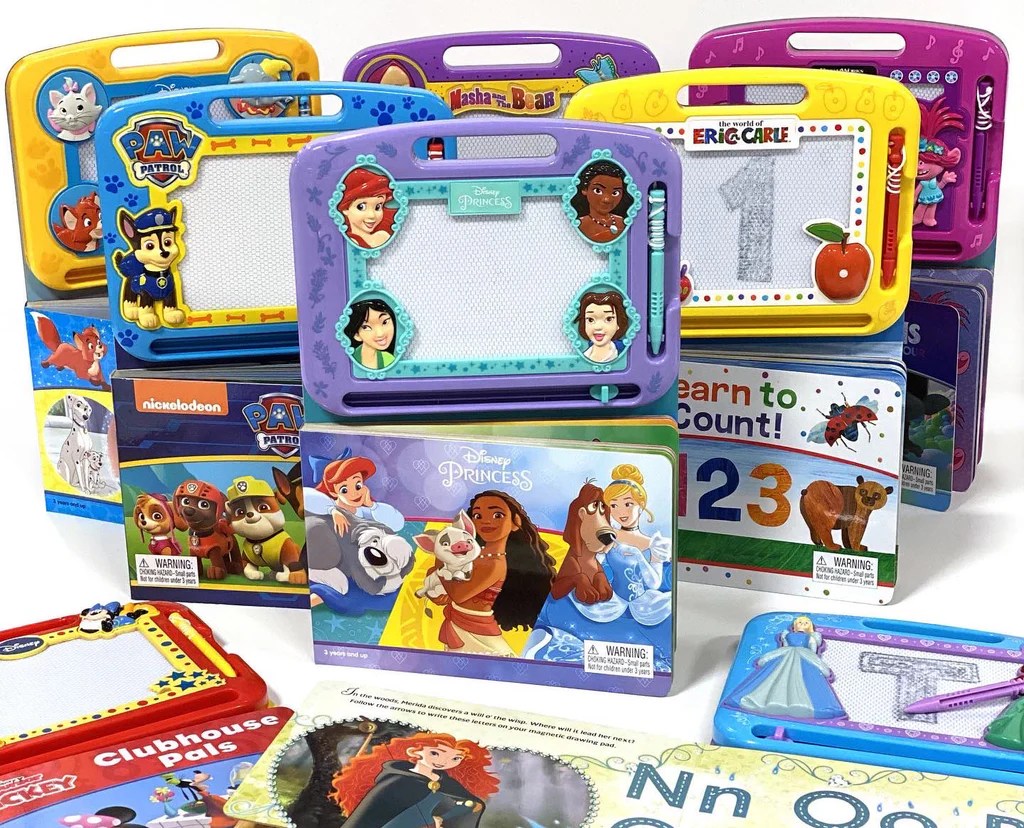 Paw Patrol and Disney Princess drawing pad bundle figurines