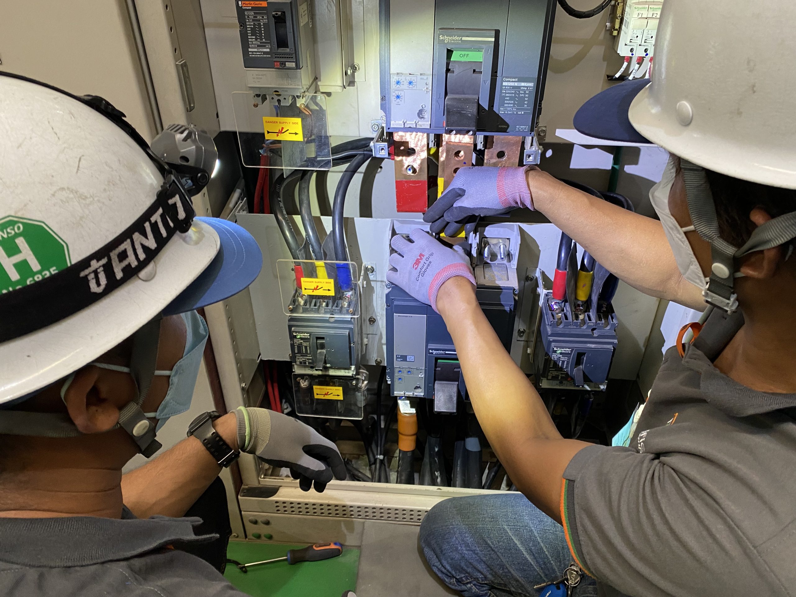 Connect Inert Gas Piping System and Install New Circuit Breaker for Vacuum Furnace Prolific