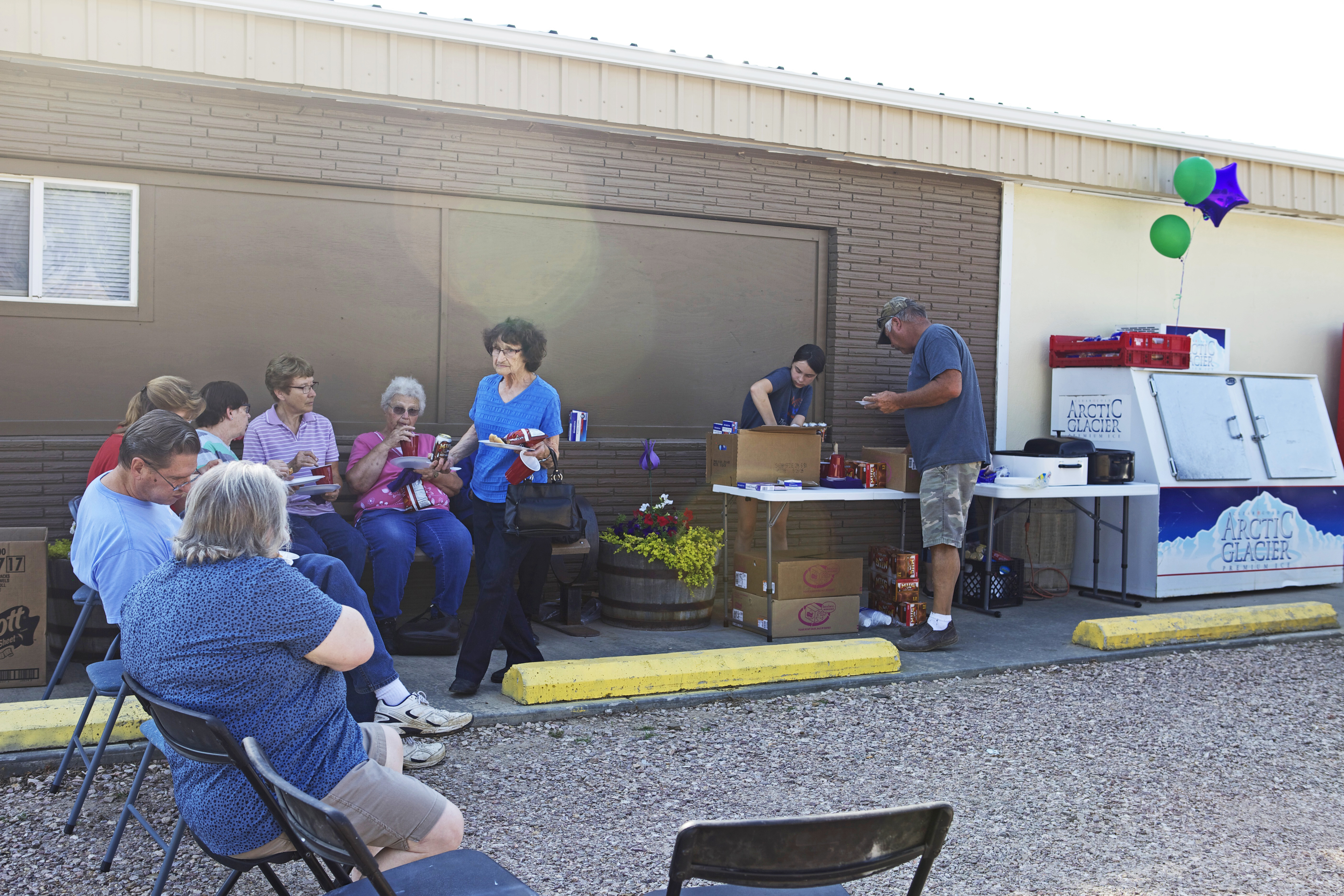 Murdo Family Foods celebrates one year! Pioneer Review