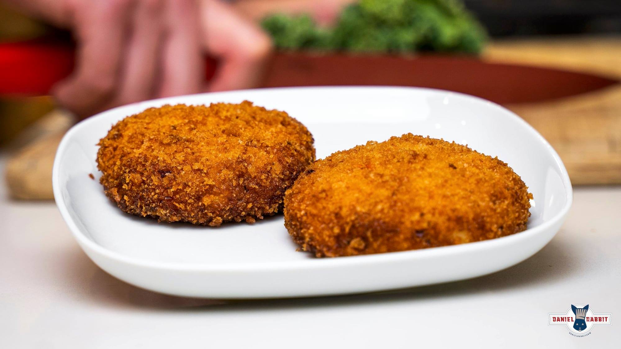 Product Corner: Daniel Rabbit Traditional Crab Cakes - Philly Grub