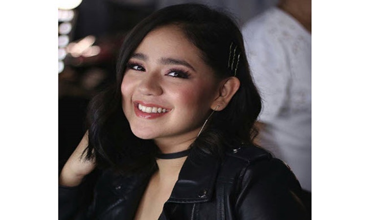Mikee Quintos Bonds With These Two Kapamilya Celebrities In Hong Kong