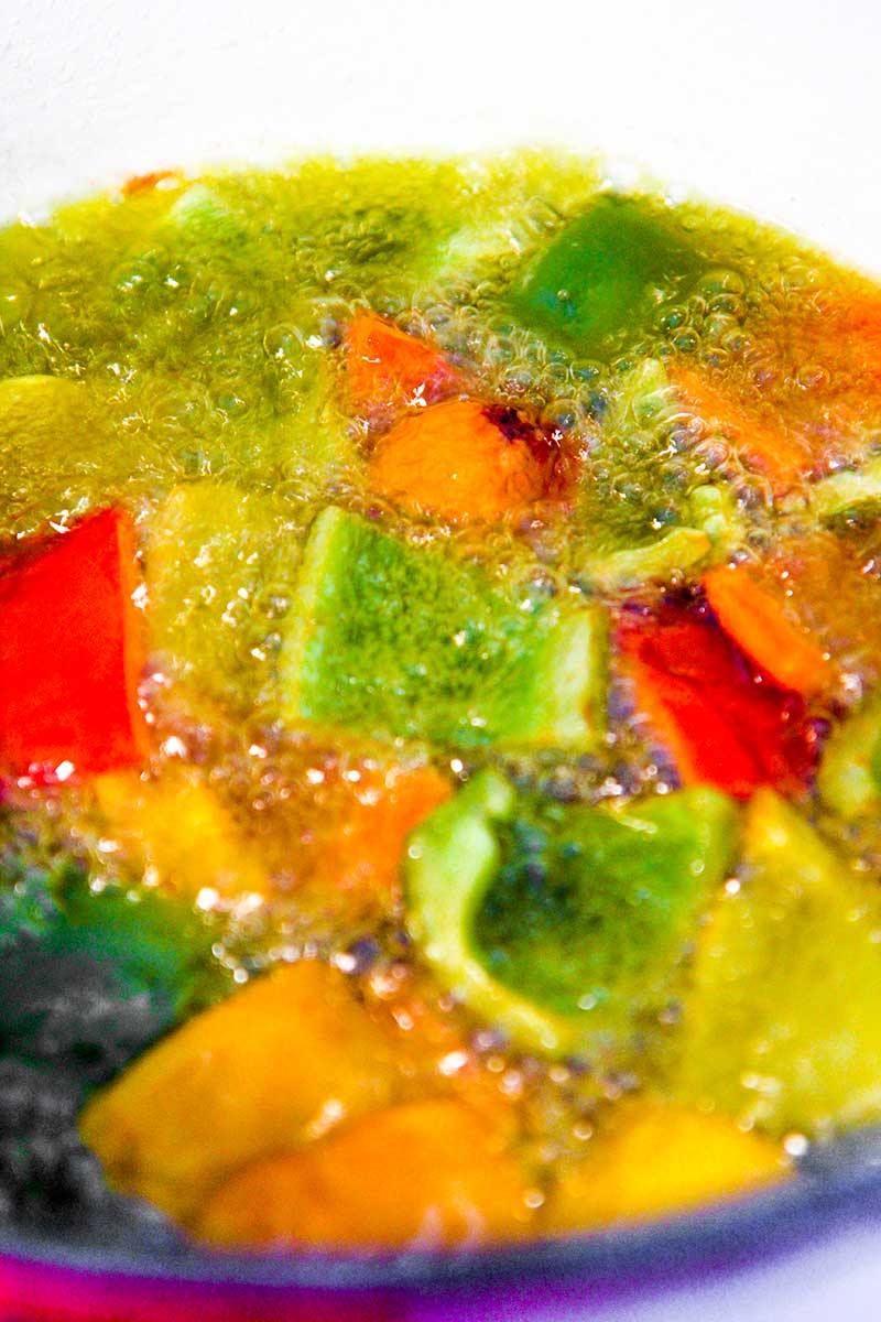 ITALIAN CHICKEN STEW WITH BELL PEPPERS - pollo ai peperoni - philosokitchen.com