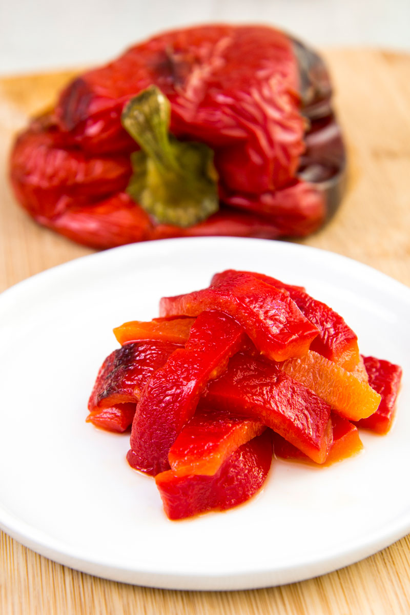 SHAKSHUKA RECIPE eggs poached in bell pepper and tomato sauce