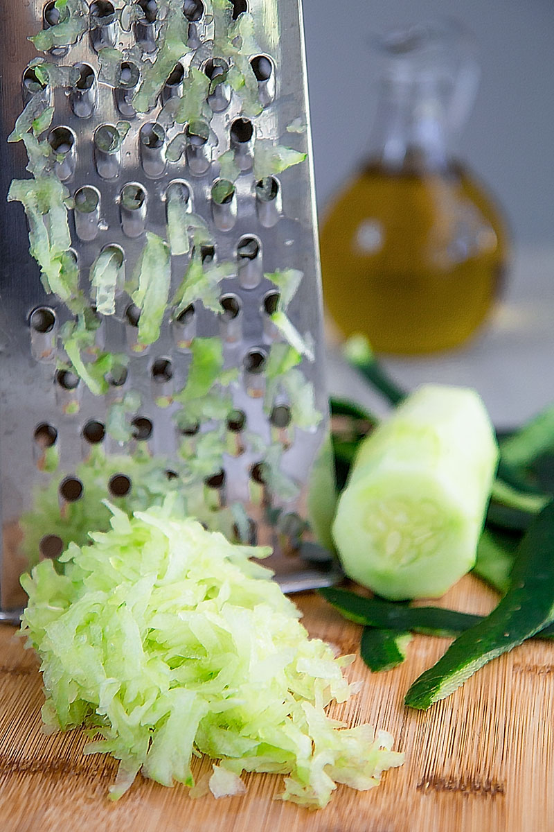 TZATZIKI SAUCE RECIPE with cucumber and Greek yogurt