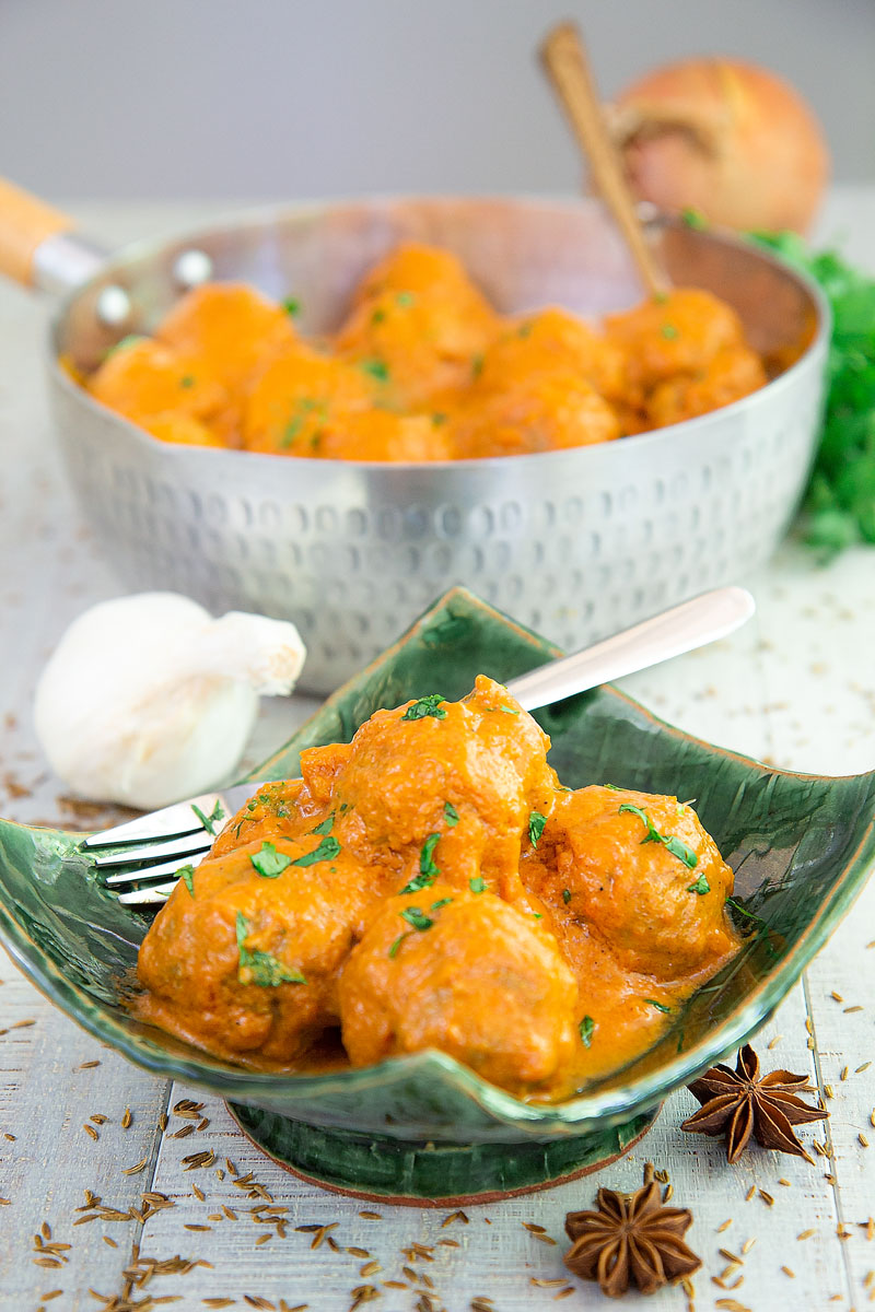 BISON MEATBALLS ASIAN-STYLE with spicy coconut sauce