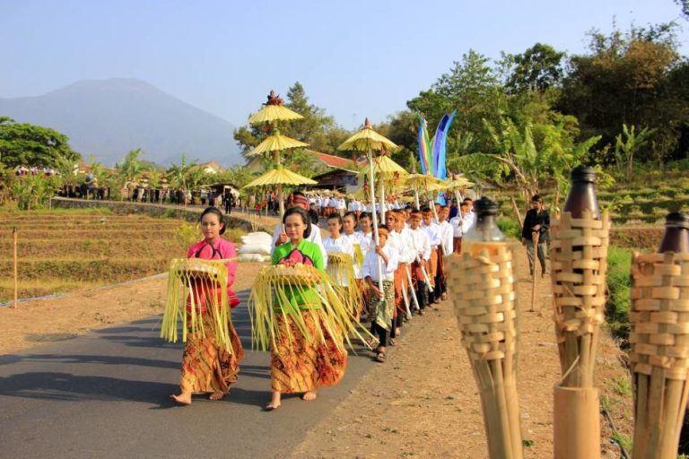 Mawa Pancen Naon Urang Sunda Teh Robinson Regank
