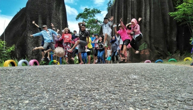 Komunitas Backpacker Jakarta Jalan-Jalan Ke Bangka, Adakah Kalian Di Antara Mereka?