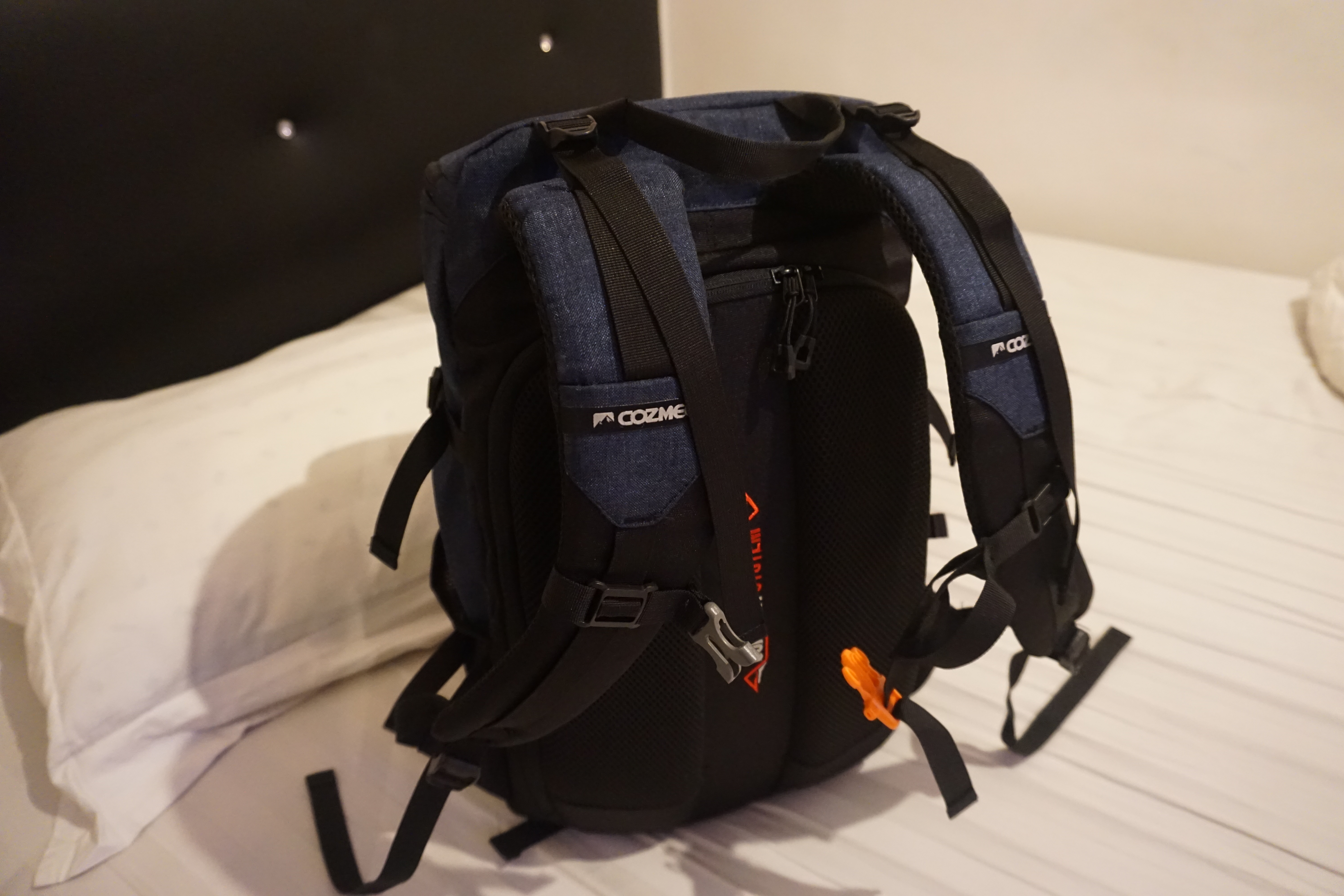 Tas wanita dalam perjalanan