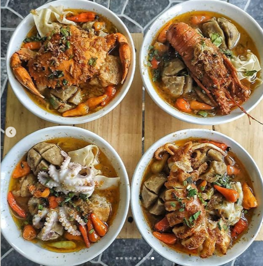 Mencicipi Lezatnya Bakso Lobster dan Gurita saat Berwisata di Surabaya