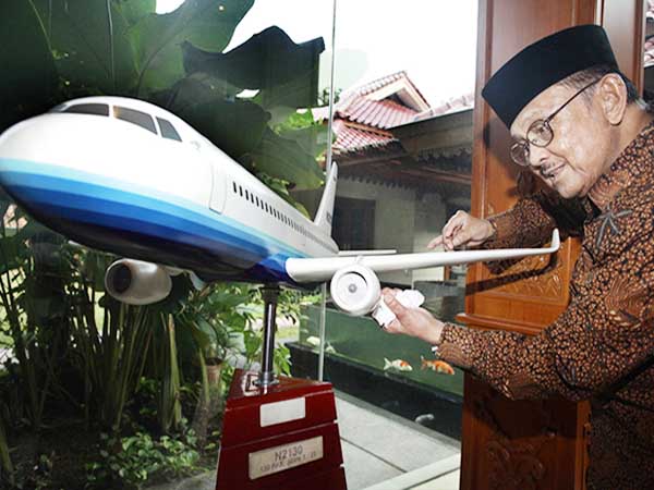 Kecanggihan R80, Pesawat Buatan Habibie yang Laris Manis
