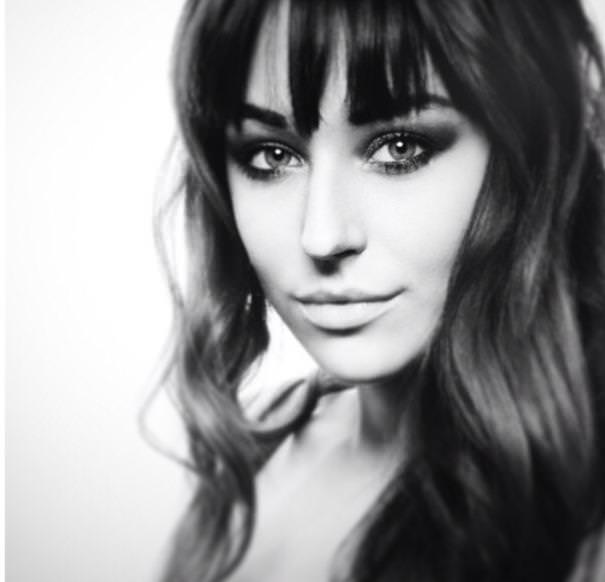 How to Black Out Eyes in