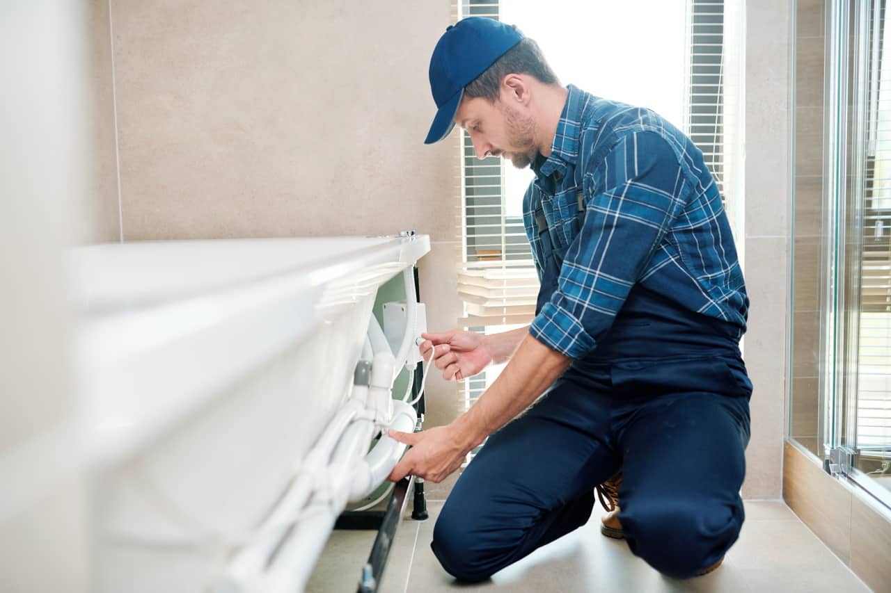 How Much Does it Cost to Remove and Install a Bathtub