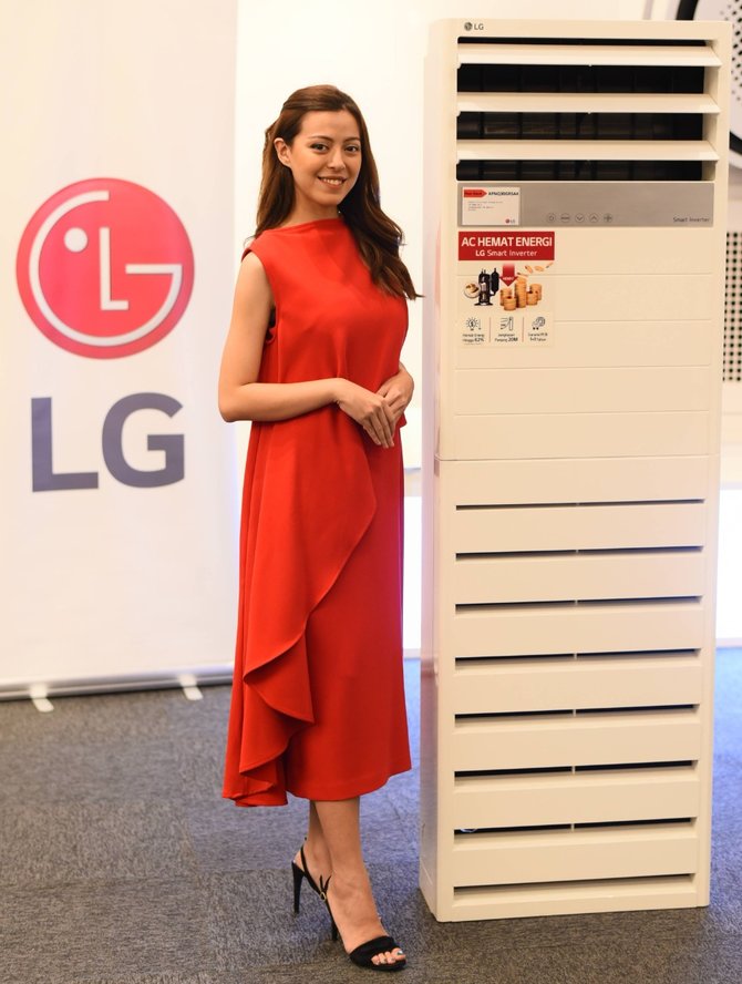 New Latest LG Floor Standing AC - Phonemantra