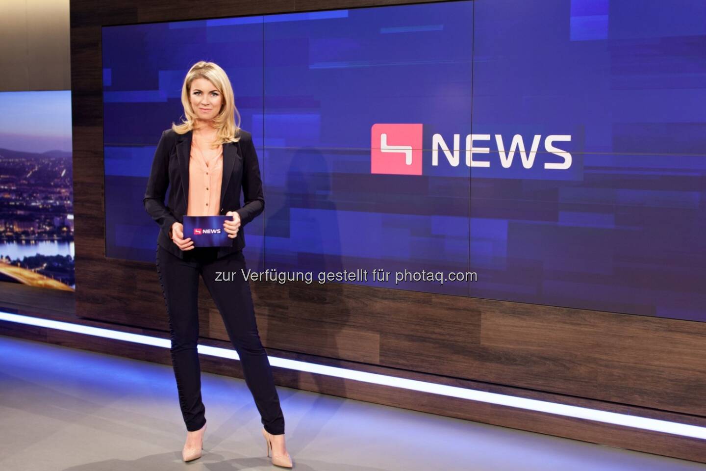 Sabine Loho (Moderatorin von Puls 4 News) Der