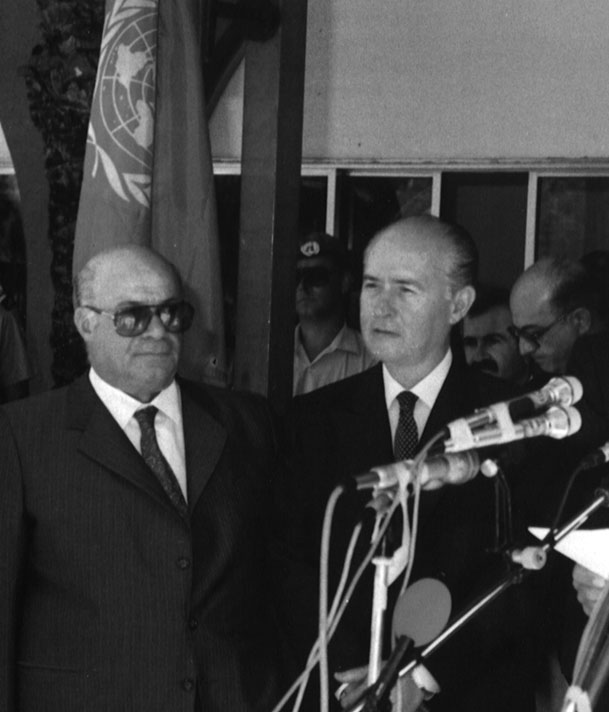 Cyprus 198890 VassiliouDenktas Meetings Flags, Maps, Economy