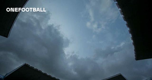 🚨Puebla v Chivas retrasado debido a la tormenta eléctrica!