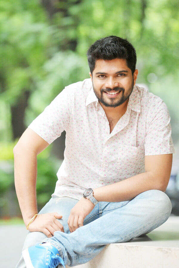 Hemant Dhome's portfolio pics