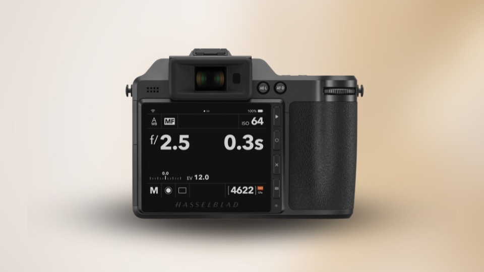 The new Hasselblad X2D 100C medium format mirrorless camera is now in