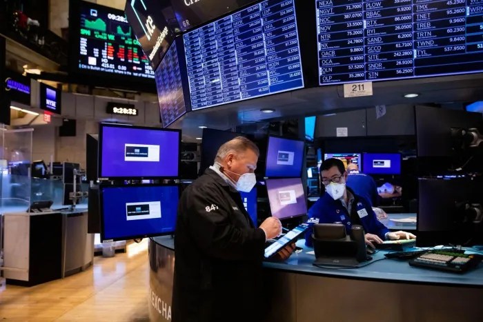 سهم نيكولا ينهار بعد طلب الحماية من الإفلاس