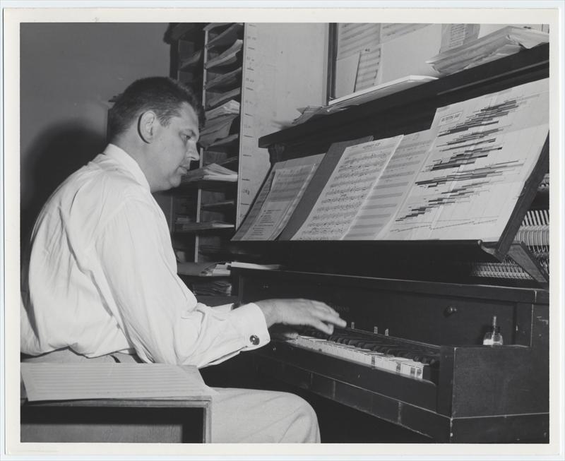 Bruns, 1955.jpg Wikipedie