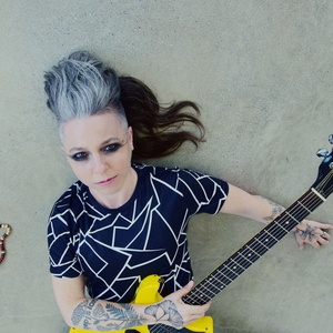 Erin Mckeown Christmas Concert 2022 Erin Mckeown Tour Dates, Concert Tickets, & Live Streams