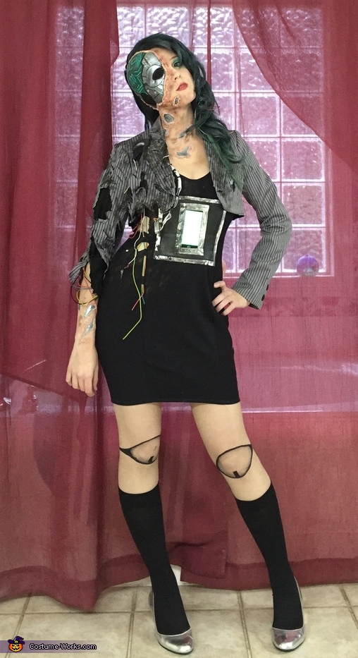 Damaged Android Costume
