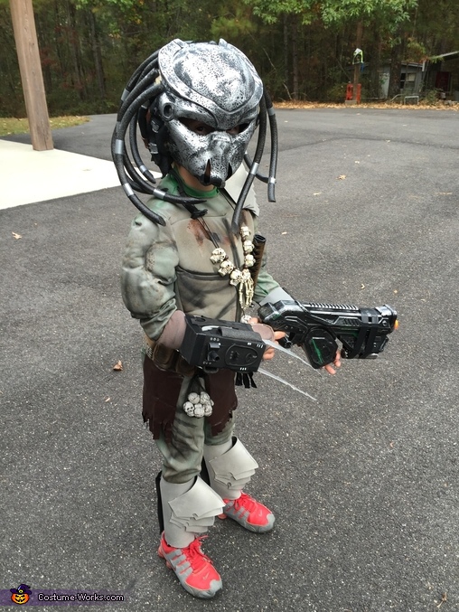 Homemade Predator Costume for Boys Photo 5/10