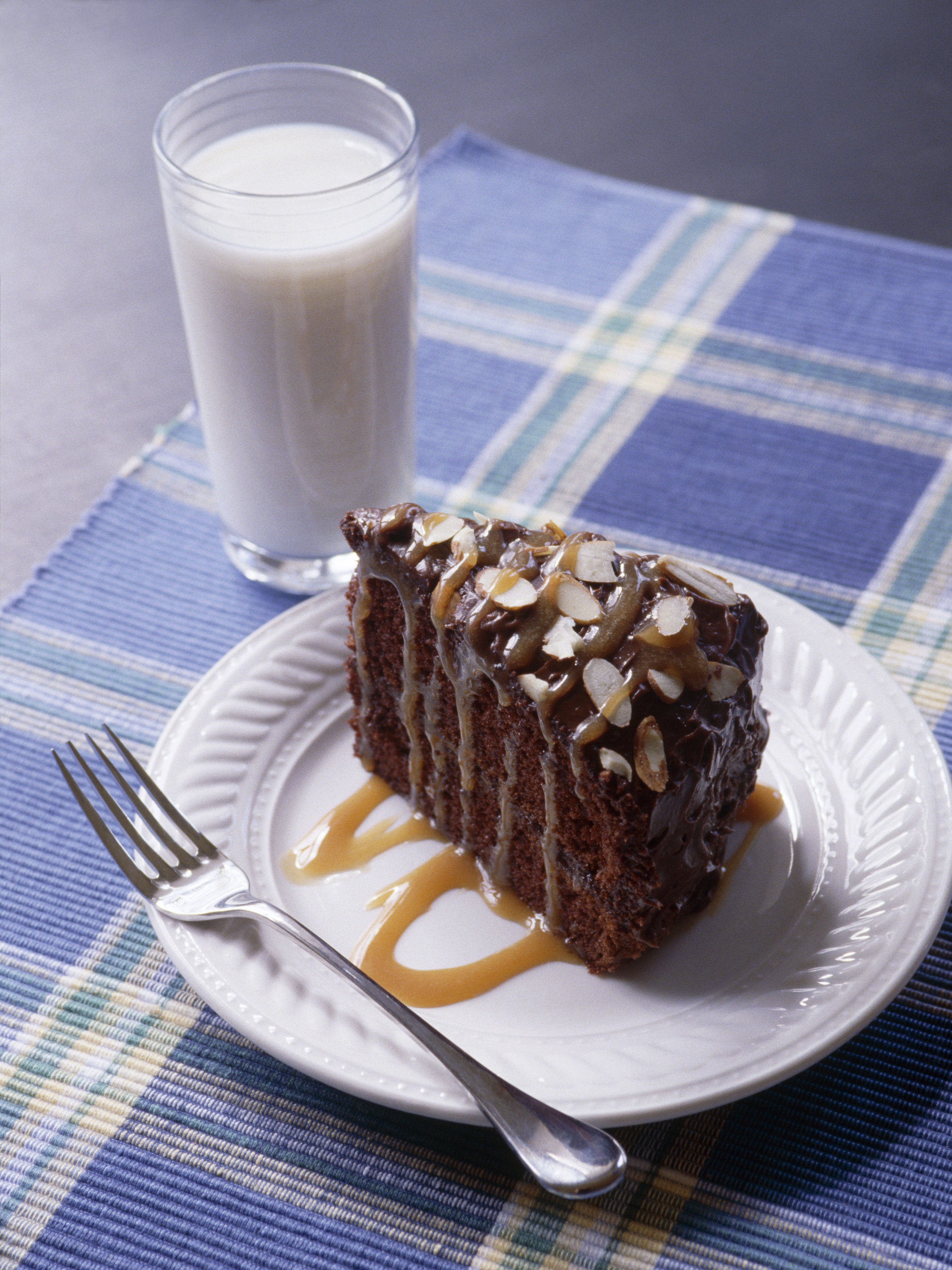 How to Decorate Cake With Caramel Sauce Our Everyday Life