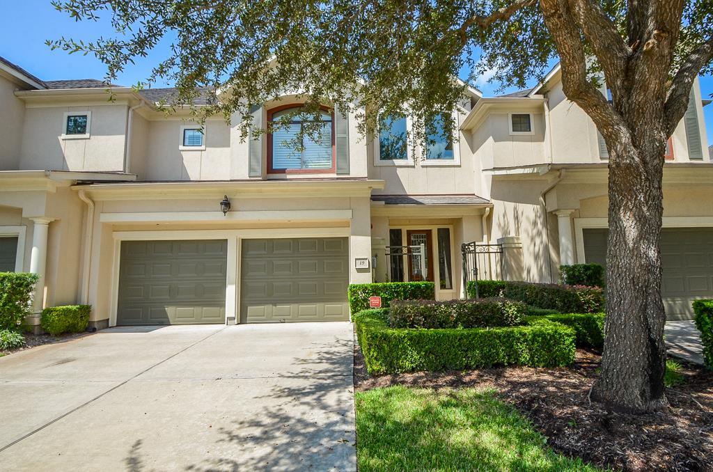 19 Sweetwater Court, Sugar Land, TX 77479