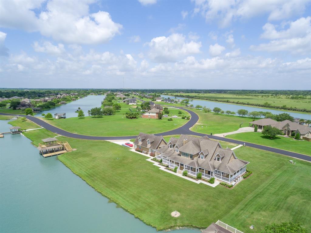 13 Lago Cove, Santa Fe, TX 77517