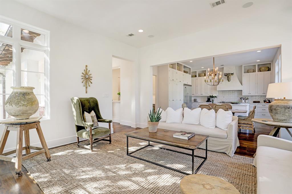 1115 Berthea Street, Houston TX 77006