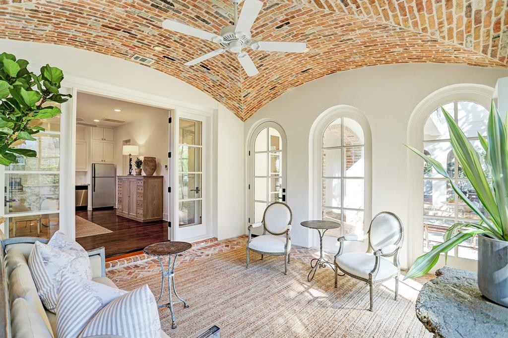 1115 Berthea Street, Houston TX 77006