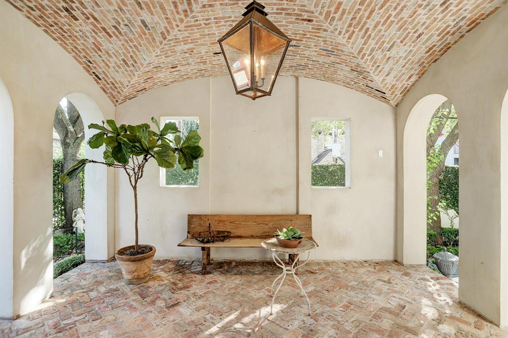 1115 Berthea Street, Houston TX 77006