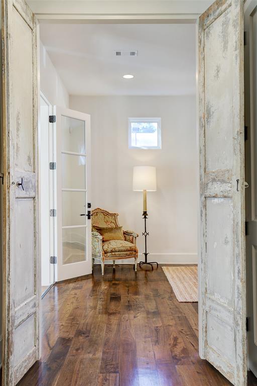 1115 Berthea Street, Houston TX 77006