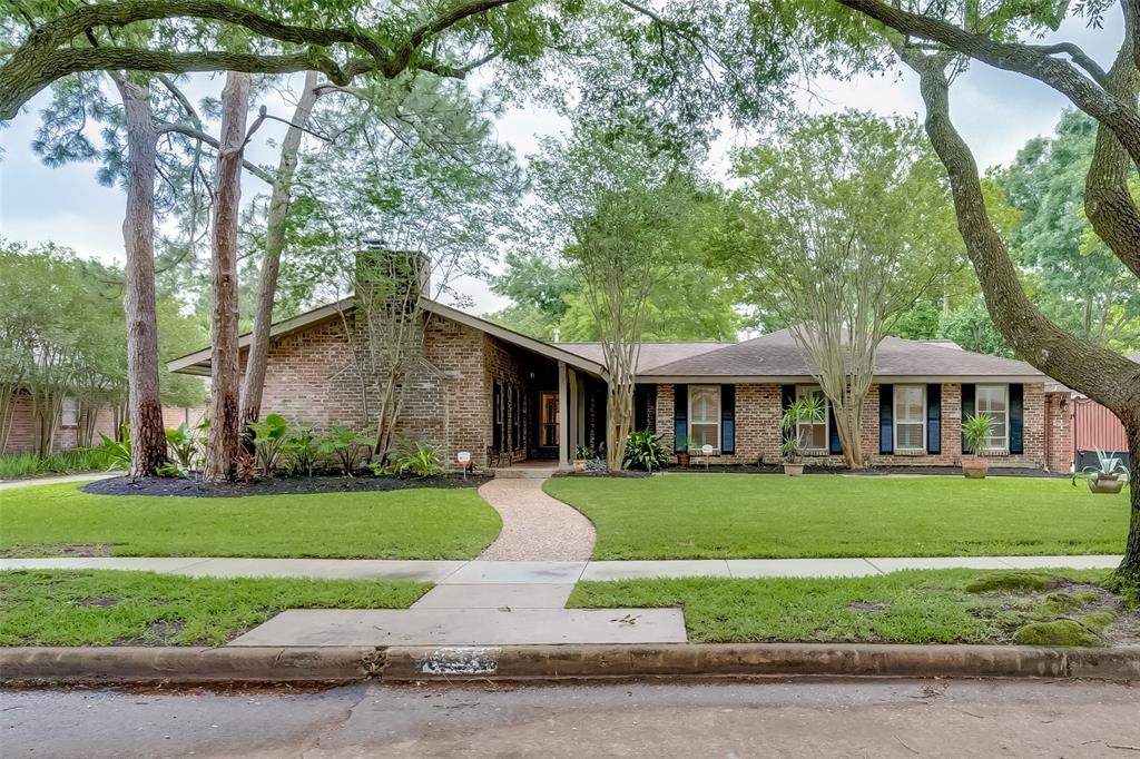 5227 Loch Lomond Drive, Houston, TX 77096