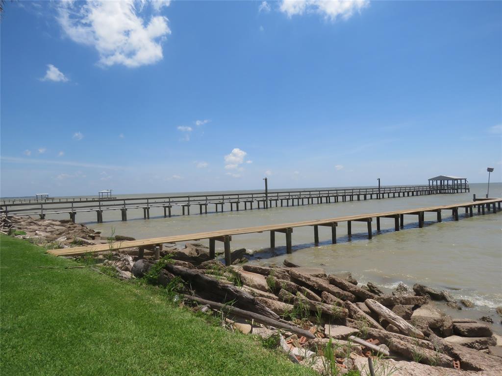 9604 Ocean Drive, Beach City, TX 77523