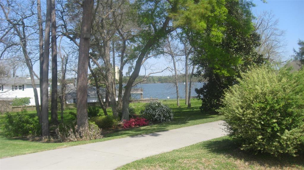 735 The Cliffs Court, Montgomery, TX 77356