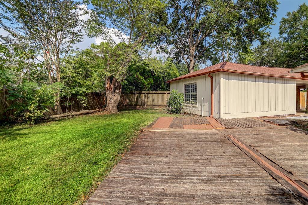 7102 Woodfern Drive, Houston, TX 77040