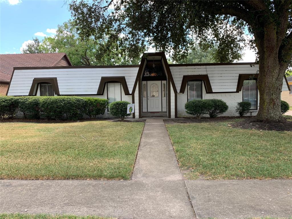 7711 Chasewind Drive, Missouri City, TX 77489