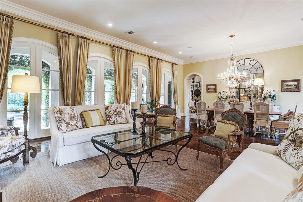 907 Cowards Creek Drive, Friendswood, TX 77546