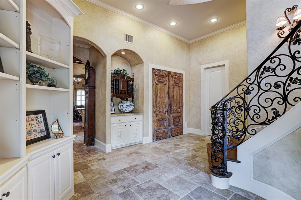 907 Cowards Creek Drive, Friendswood, TX 77546