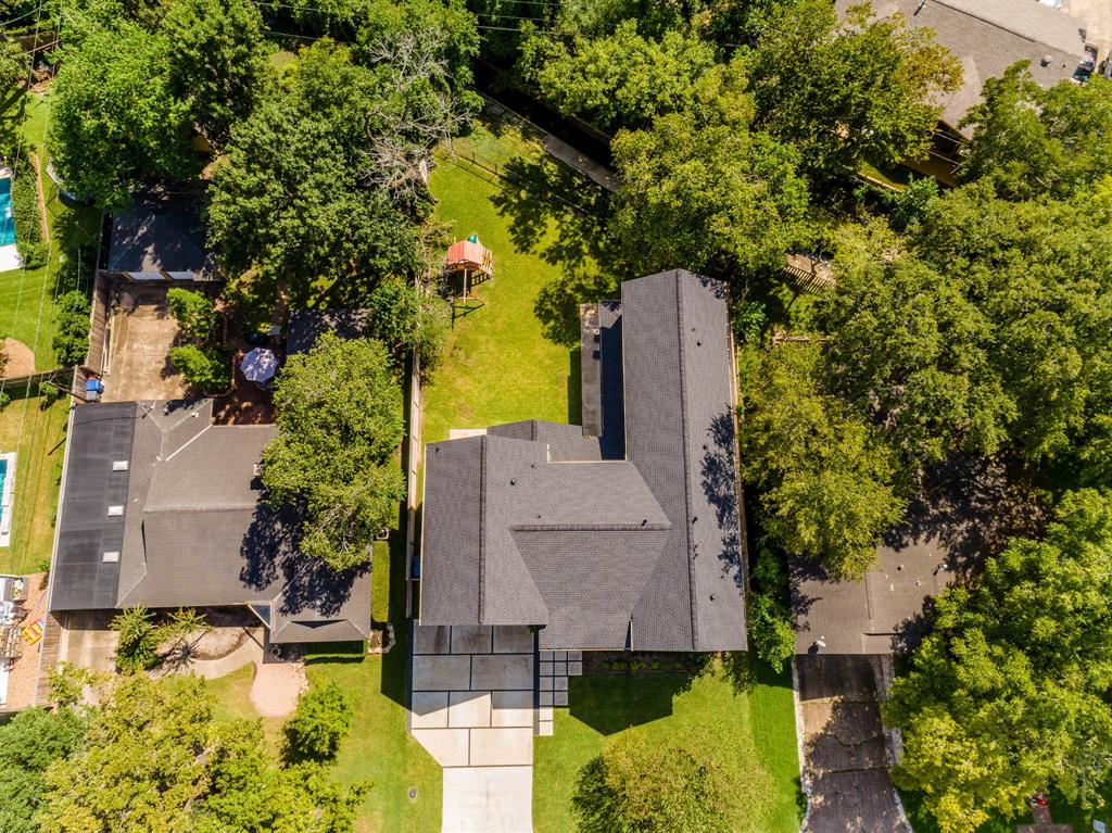 8827 Winningham Lane, Spring Valley Village, TX 77055