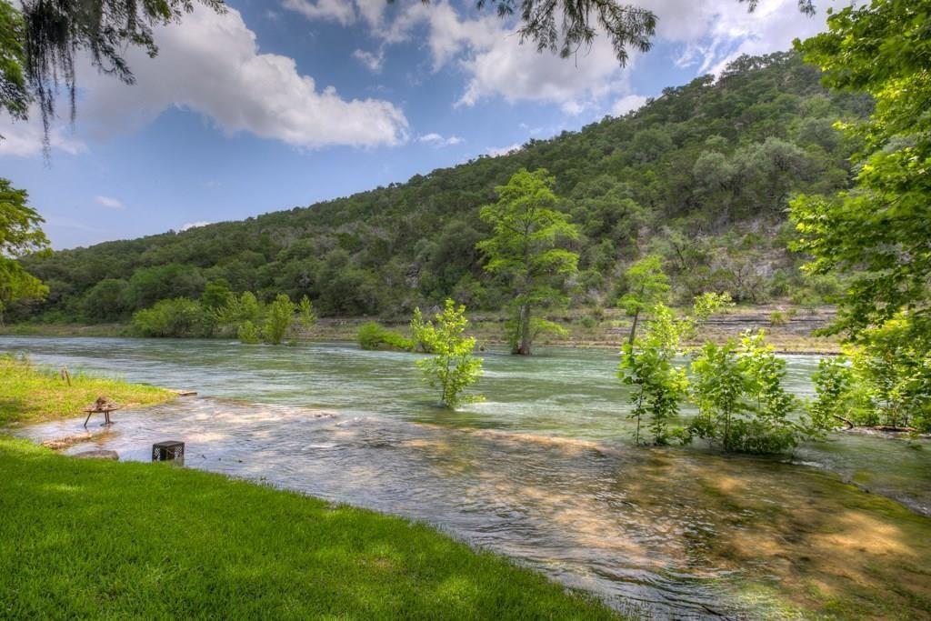 8722 River Road, New Braunfels, TX 78132